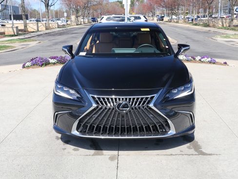 Used 2025 Lexus ES 350 Ultra Luxury image 3