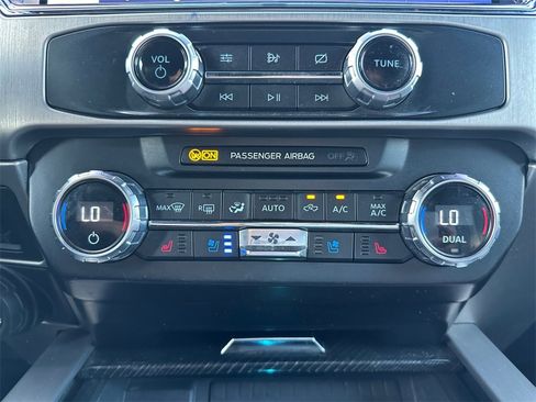 Used 2022 Ford F350 Platinum w/ FX4 Off-Road Package image 22