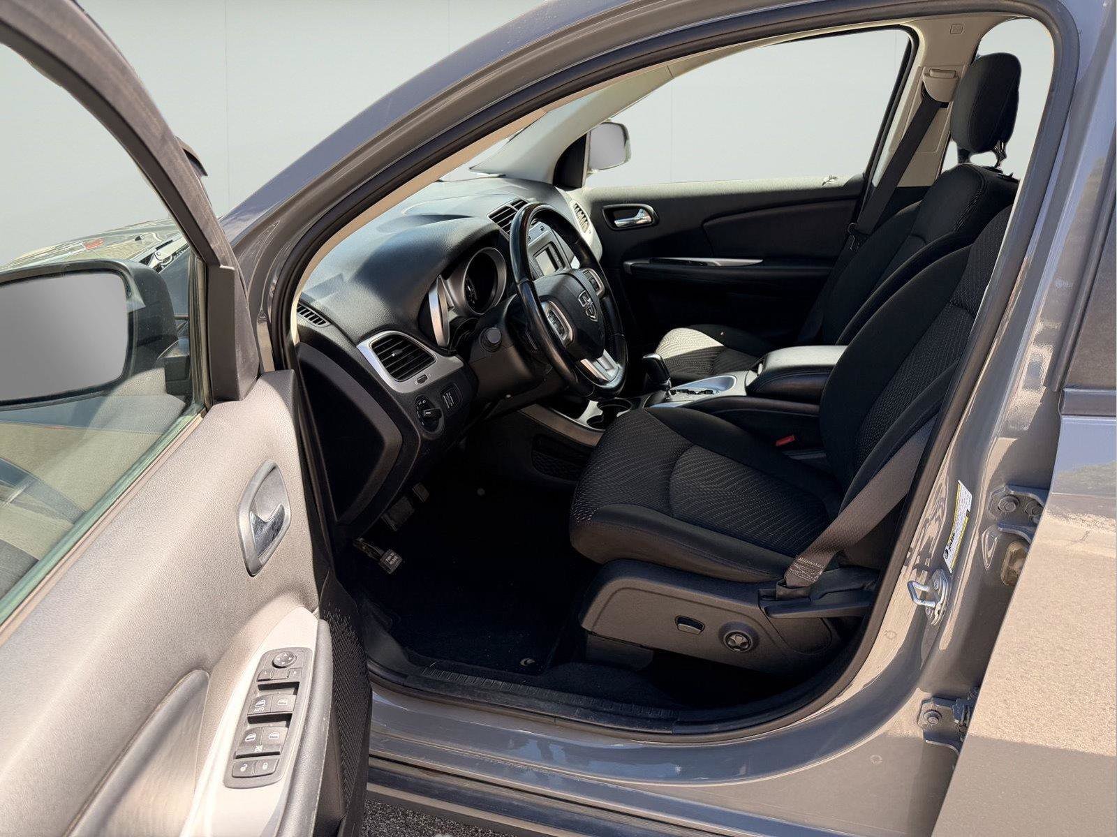 Used 2020 Dodge Journey SE w/ SE Popular Equipment Group FWD image 8