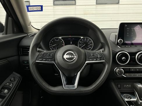 Used 2025 Nissan Sentra SV image 30