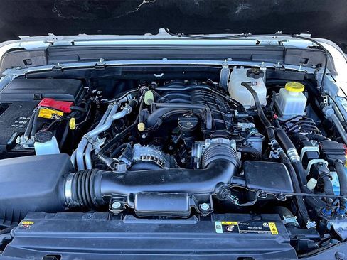 Used 2022 Jeep Gladiator Sport image 31