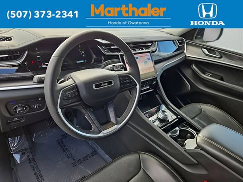 Used 2022 Jeep Grand Cherokee Limited 4xe w/ Luxury Tech Group II AWD/4WD image 11