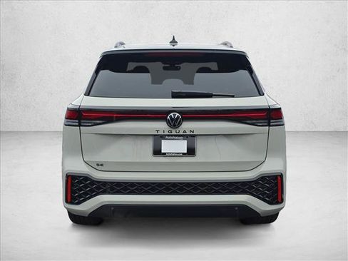 New 2026 Volkswagen Tiguan SE R-Line image 4