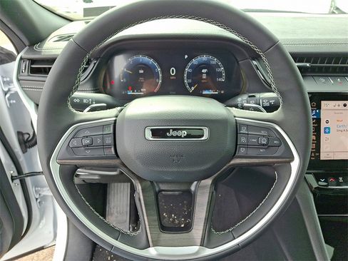 New 2026 Jeep Grand Cherokee Laredo image 16