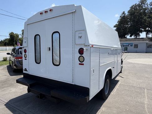Used 2004 Chevrolet Express 3500 RWD image 6
