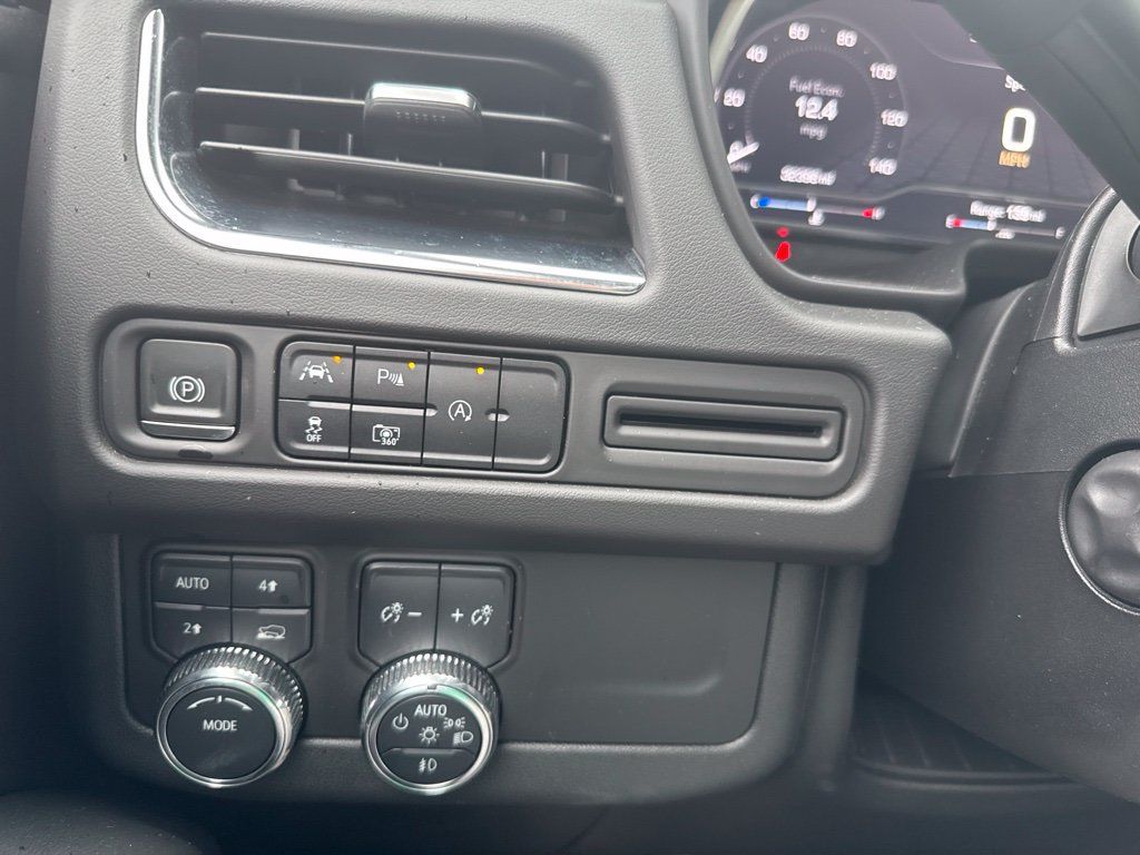 Used 2023 GMC Yukon SLT w/ SLT Luxury Package AWD/4WD image 21