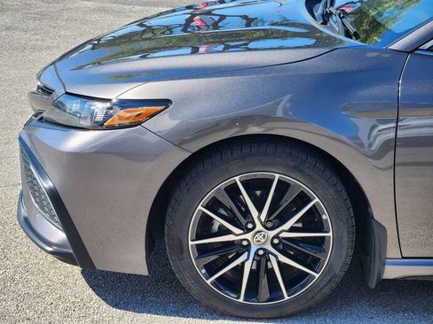 Used 2024 Toyota Camry SE w/ Convenience Package image 5