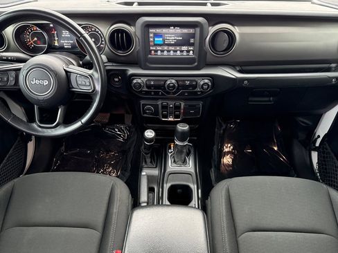 Used 2021 Jeep Gladiator Willys image 13