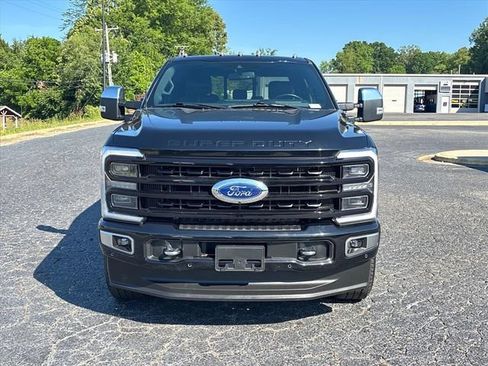 Used 2024 Ford F250 Platinum AWD/4WD image 2