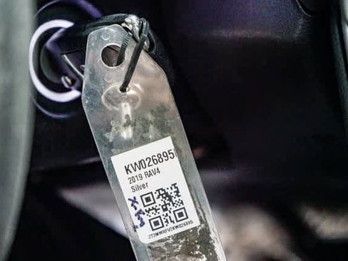 Certified 2019 Toyota RAV4 LE image 29