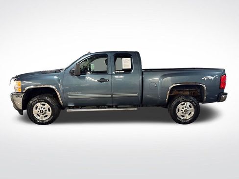 Used 2011 Chevrolet Silverado 2500 LT w/ Interior Plus Package AWD/4WD image 2