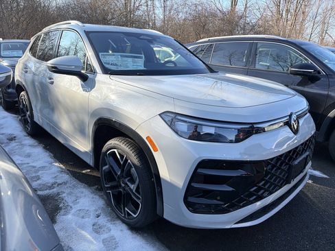 New 2026 Volkswagen Tiguan SEL R-Line image 2