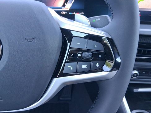 Used 2025 BMW 230i Coupe w/ Convenience Package image 22