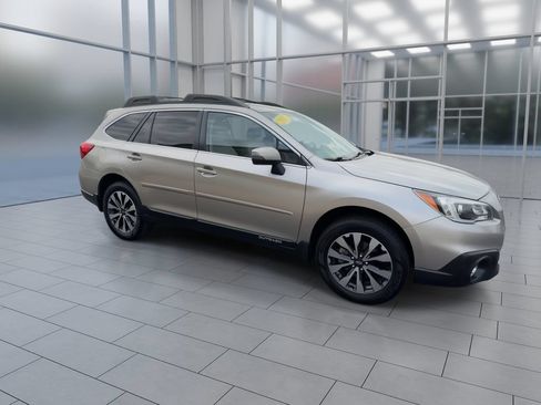 Used 2017 Subaru Outback 3.6R Limited AWD/4WD image 2