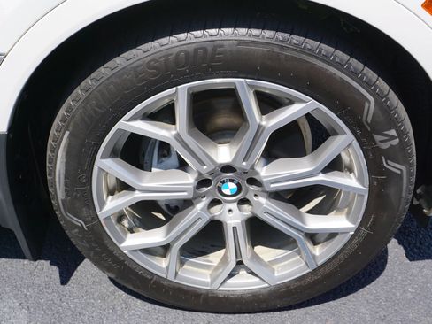 Used 2020 BMW X7 xDrive40i w/ Premium Package AWD/4WD image 16