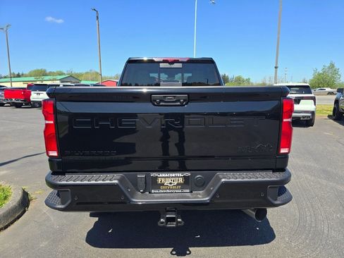 New 2026 Chevrolet Silverado 2500 High Country w/ Midnight Edition AWD/4WD image 4