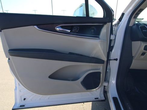 Used 2019 Lincoln Nautilus Reserve w/ Driver Assistance Package AWD/4WD image 36