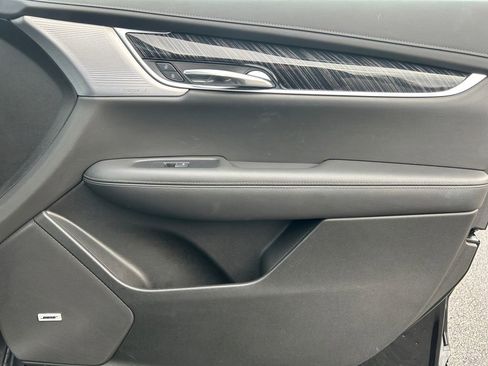 Used 2025 Cadillac XT6 Premium Luxury image 25