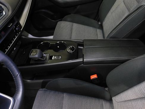 Used 2023 Nissan Rogue SV AWD/4WD image 30