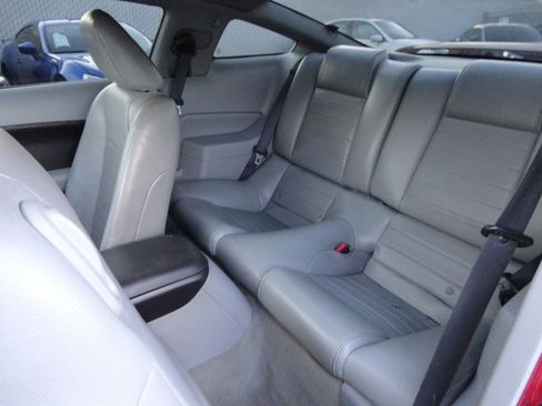 Used 2006 Ford Mustang GT Premium image 13