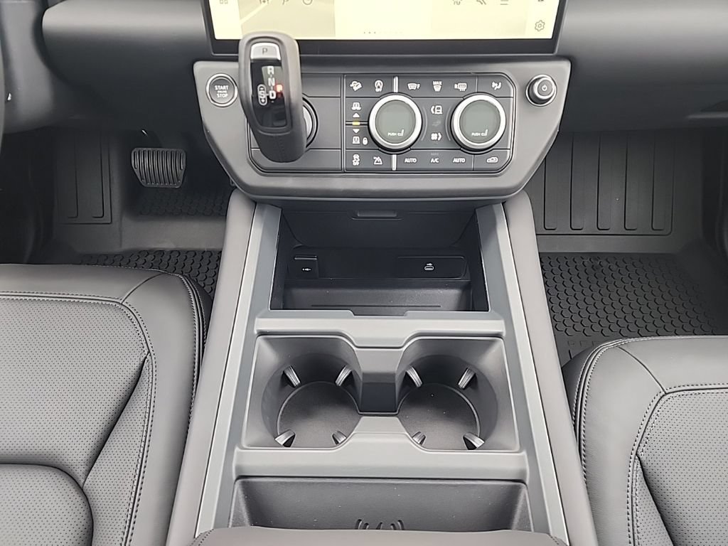New 2026 Land Rover Defender 110 X-Dynamic SE AWD/4WD image 22