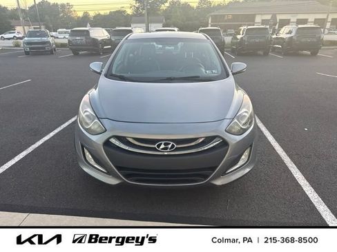 Used 2014 Hyundai Elantra GT w/ Option Group 02 FWD image 2