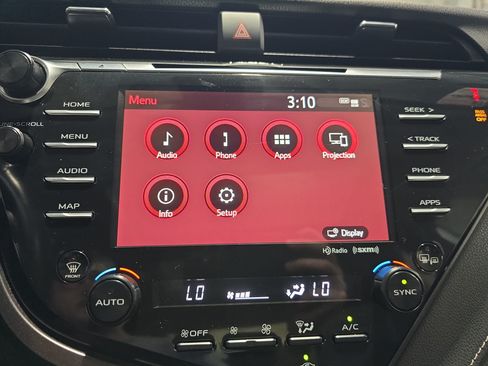 Used 2020 Toyota Camry XSE FWD image 21