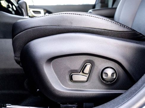 Used 2026 Jeep Compass Limited image 8