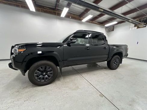 Certified 2023 Toyota Tacoma Limited w/ Nightshade Package image 5