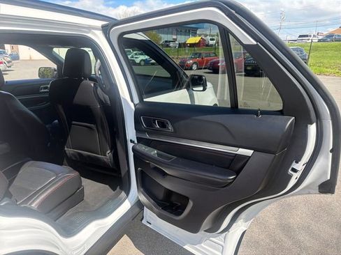Used 2018 Ford Explorer Sport AWD/4WD image 14