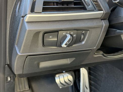 Used 2017 BMW 230i xDrive Convertible image 16