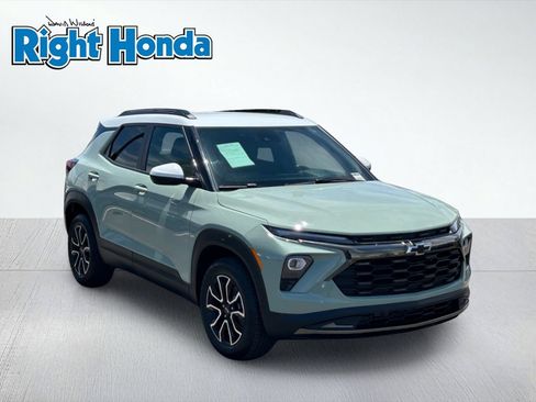 Used 2025 Chevrolet TrailBlazer ACTIV w/ Driver Confidence Package AWD/4WD image 9