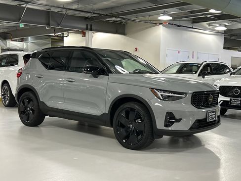 Used 2026 Volvo XC40 B5 Ultra w/ Climate Package AWD/4WD image 1