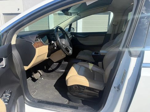 Used 2016 Tesla Model X 90D AWD/4WD image 8
