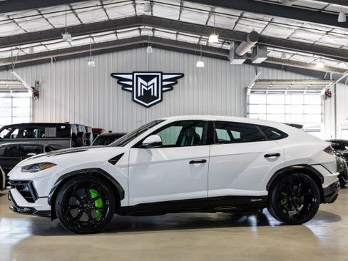 Used 2024 Lamborghini Urus Performante image 1