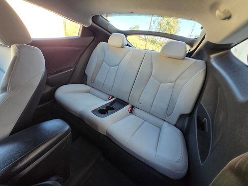 Used 2012 Hyundai Veloster image 23