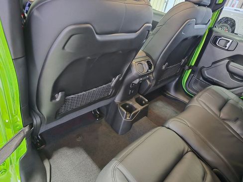 New 2025 Jeep Wrangler Unlimited Rubicon w/ Technology Group image 22