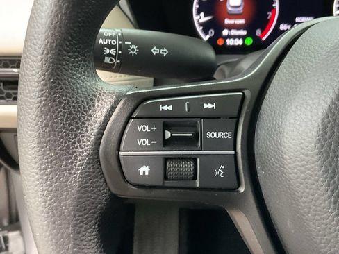 Certified 2024 Honda HR-V LX image 9