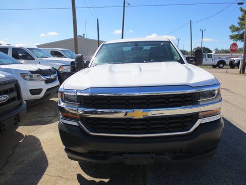 Used 2018 Chevrolet Silverado 1500 W/T w/ WT Convenience Package AWD/4WD image 3