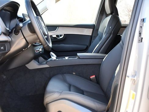 Certified 2025 Volvo XC90 B5 Plus image 11