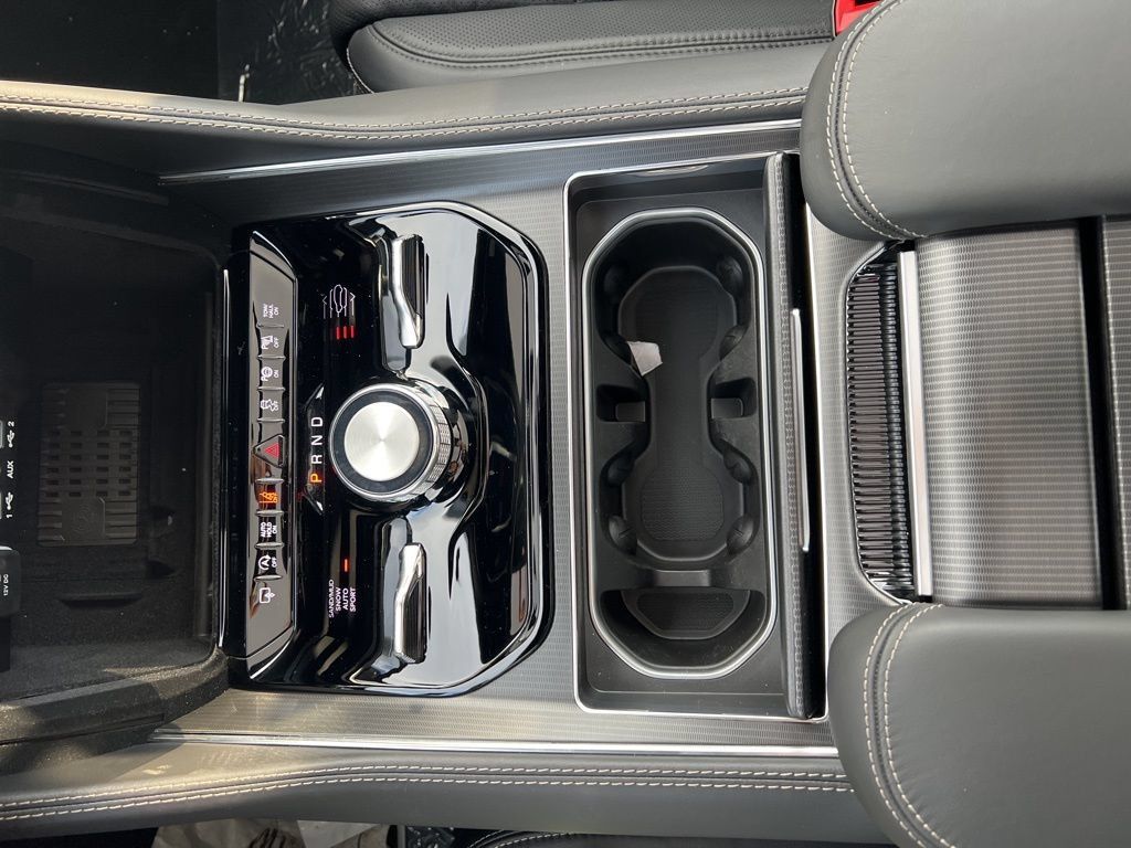 New 2026 Jeep Grand Wagoneer Summit AWD/4WD image 35