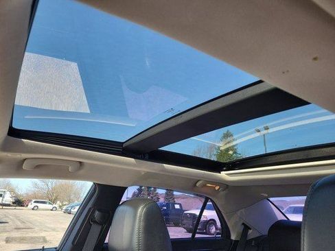 Used 2017 Chrysler 300 Limited w/ Value Package image 20