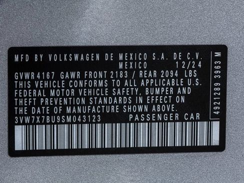 Certified 2025 Volkswagen Jetta SE FWD image 37