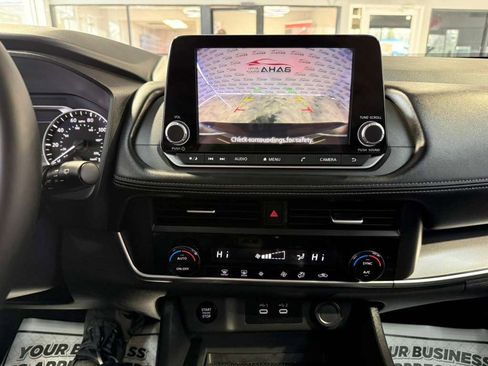 Used 2026 Nissan Rogue SV image 17