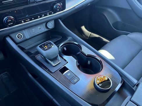 Certified 2023 Nissan Rogue SV w/ SV Premium Package image 27