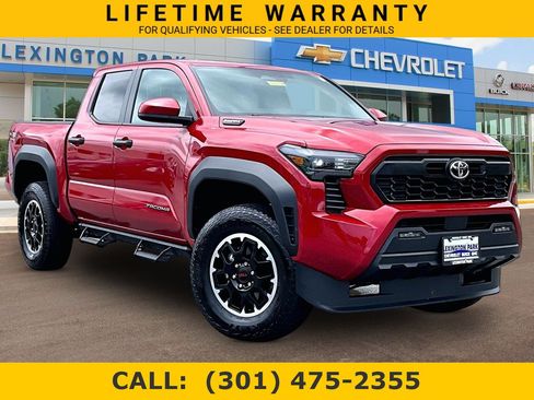 Used 2025 Toyota Tacoma TRD Off-Road AWD/4WD image 1