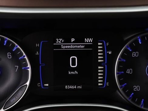 Used 2024 Chrysler Voyager LX image 21