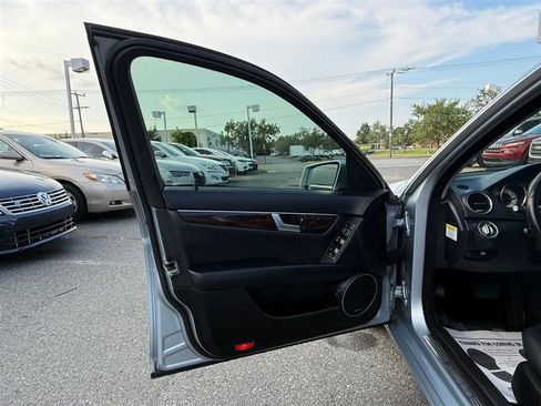 Used 2013 Mercedes-Benz C 300 4MATIC Sedan image 17