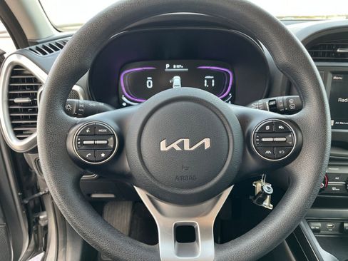 Used 2025 Kia Soul LX w/ LX Technology Package image 25