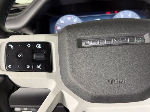 Certified 2025 Land Rover Defender 110 X-Dynamic SE AWD/4WD image 30